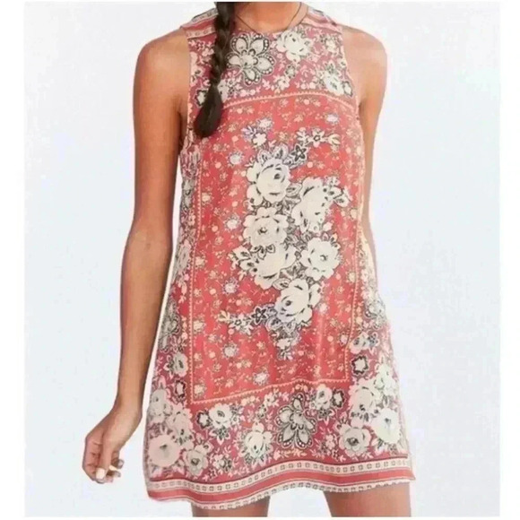 Urban Outfitters Ecote Red Orange Floral Print Shift Mini Dress Size Medium - Picture 2 of 6